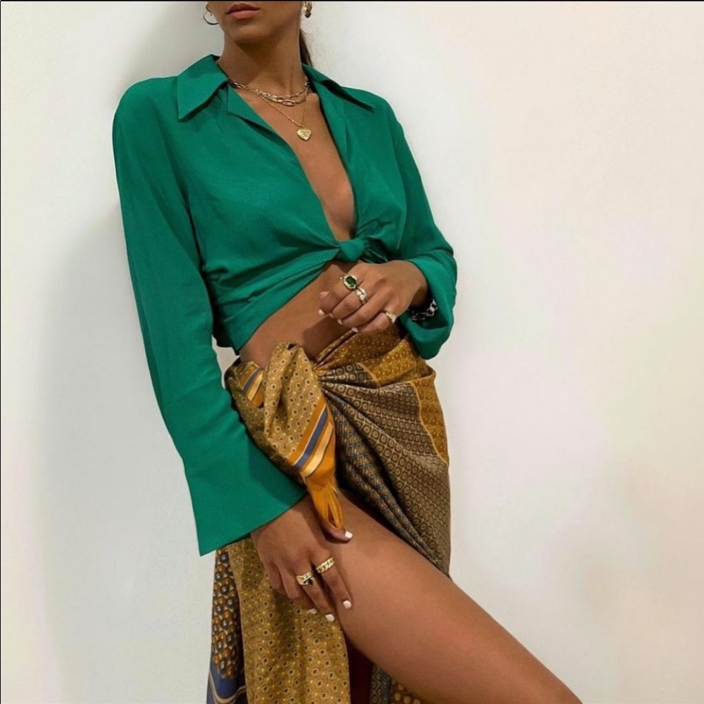 ZARA knotted crop top - Picture 3 of 11